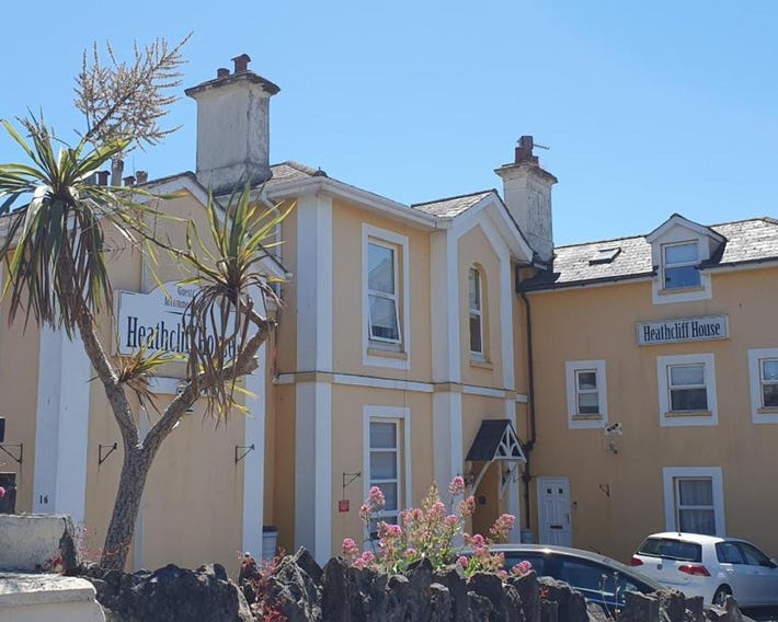Heathcliff House B&B Exclusively for Adults Free large carpark