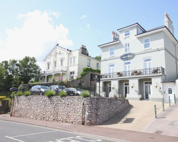 Ascot House Hotel