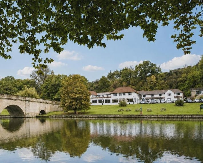 Shillingford Bridge Hotel
