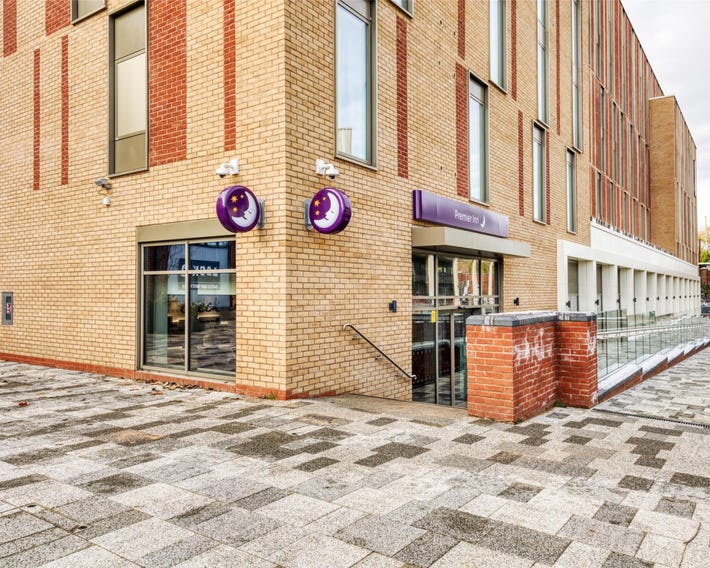 Premier Inn BanburyTown Centre (Castle Quay) Hotel