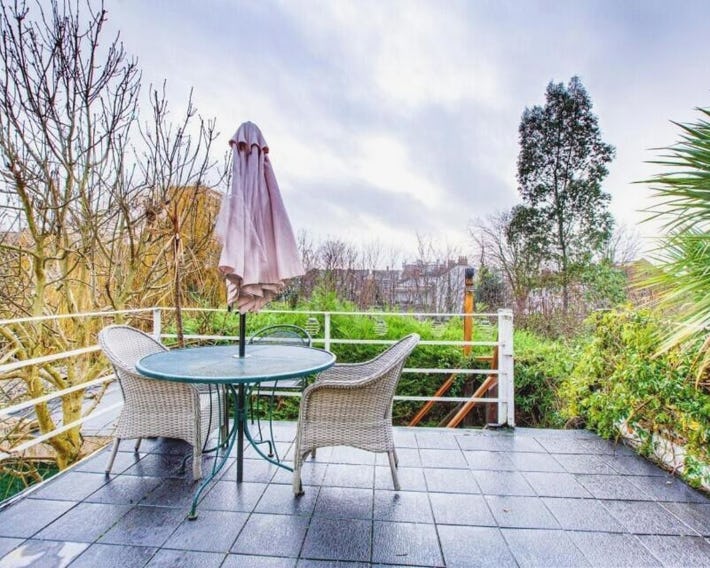Entire studio with private parking and balcony