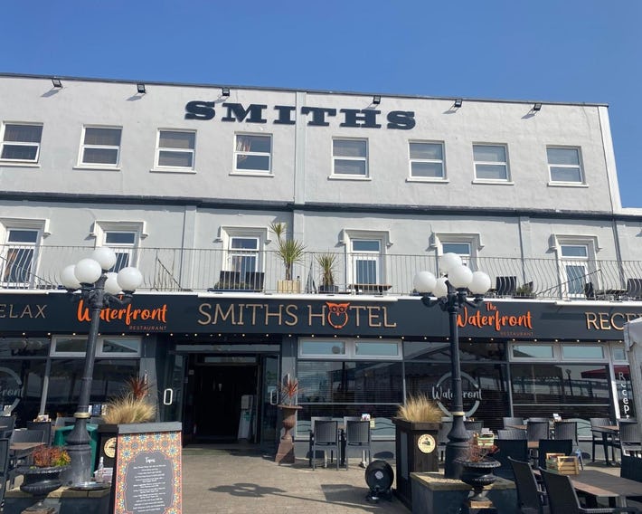 Smiths Hotel