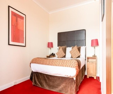 OYO Cliffemount Hotel