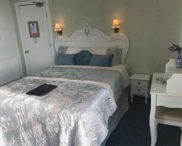 Norman Guest House with Free Parking