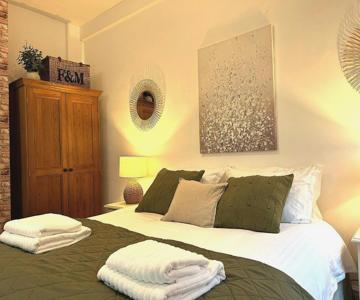Whitchurch High Street Hideaway