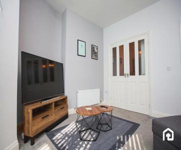 Stylish Cosy Two Bed Apartment - Coast Location