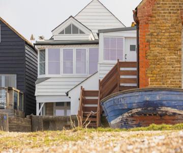 Stag Cottage, Sea Wall