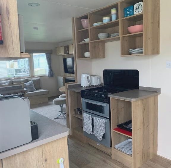 Whitstable, DP42, 2 bed park home, Alberta Holiday Park