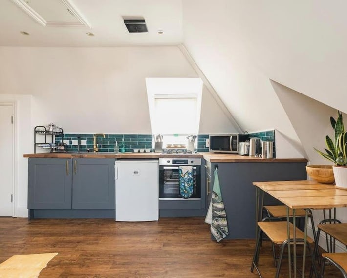 Top Floor Flat on Harbour Street with sea views