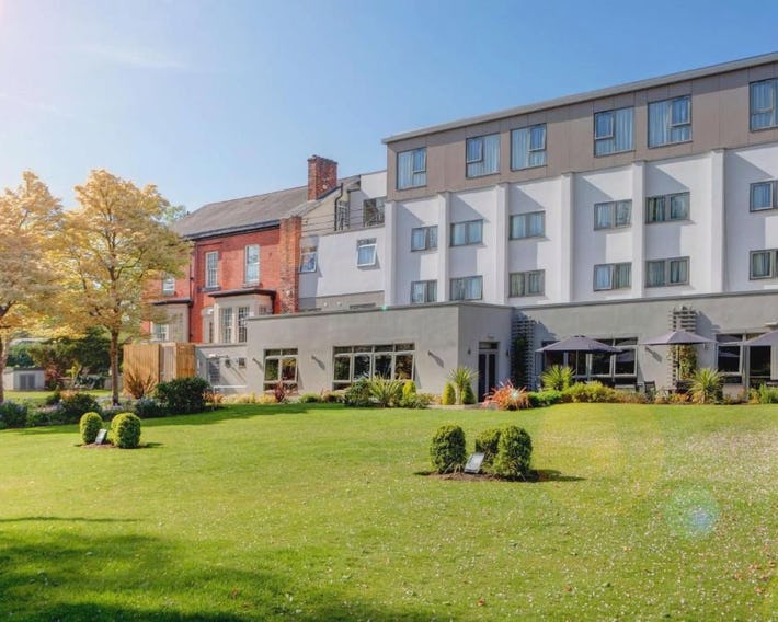 Best Western Plus Pinewood Hotel, Manchester Airport South Handforth