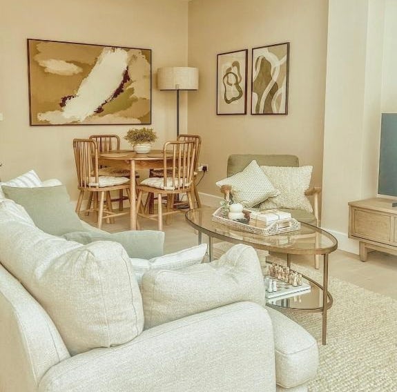 Stylish 3BD Townhouse in Central Winchester