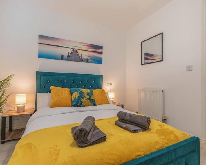Winchester City Centre Flat Sleeps 6 Free Parking