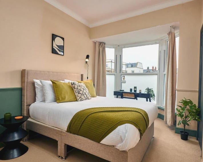 Settle in Winchester - Stylish Self Check-In Rooms