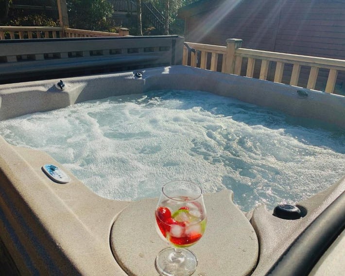 Owls House - Lodge with hot tub- Lake District
