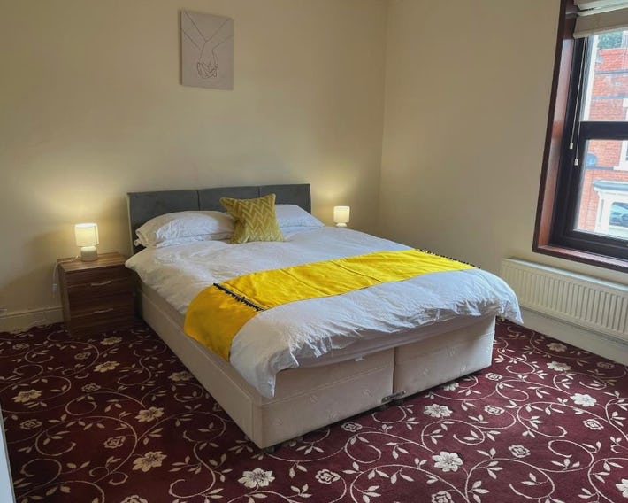 Amazing Entire Home in WOLVERHAMPTON