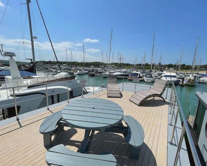 Yarmouth Waterlodge Floating Apartments 2