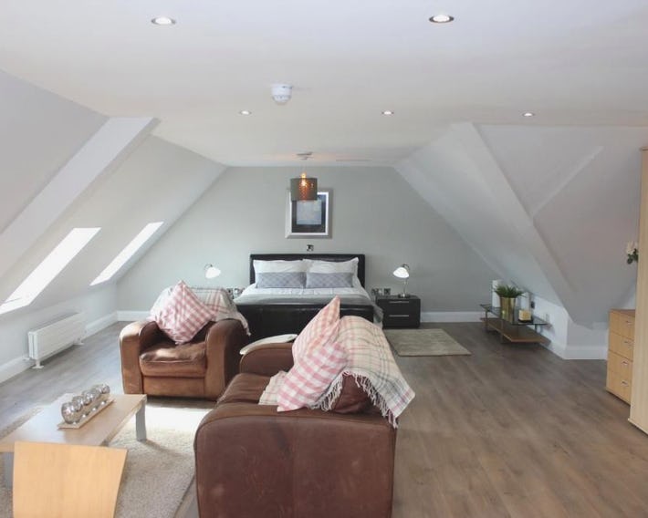 Lakeside Studio 2 Loft Apartment