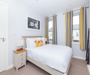 Modern 2 Bed Apartment