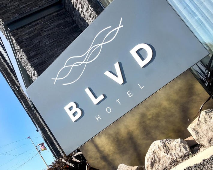 Boulevard Hotel