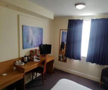 Purple Roomz