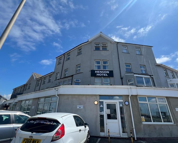 Henson Hotel