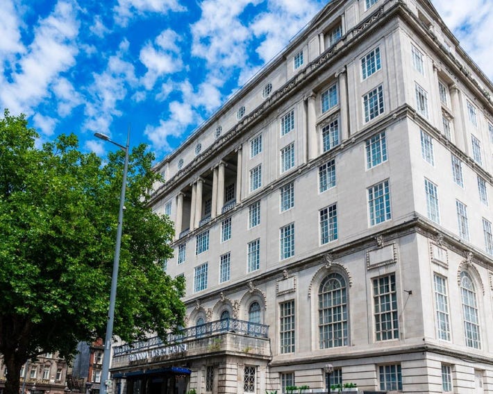 Adelphi Hotel