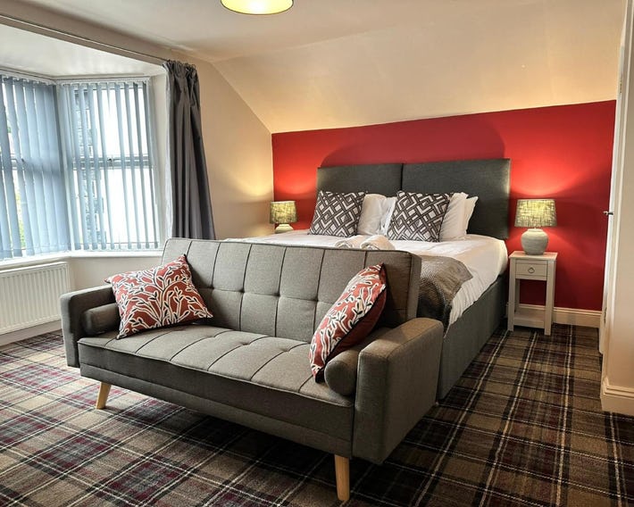 The Prince Albert Pub & Hotel with onsite FREE PARKING 2 minutes from Legoland