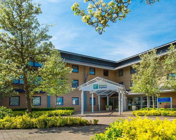 Holiday Inn Express Milton Keynes by IHG
