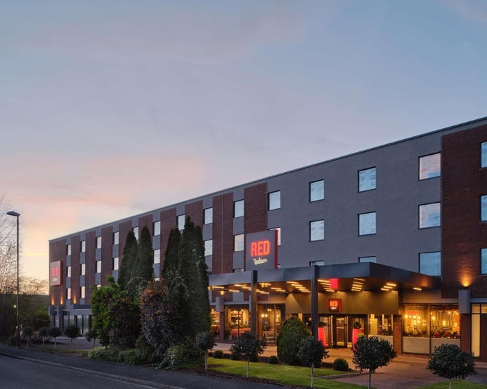 Radisson RED London Gatwick Airport