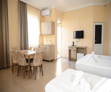 Hotel Golden House