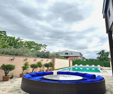 Nino Guesthouse