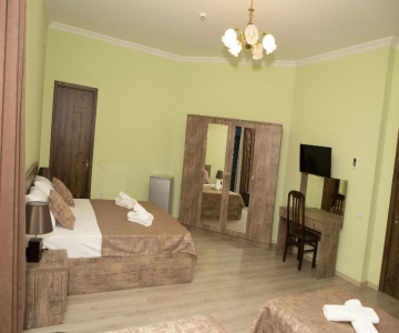 Hotel Holiday Villa