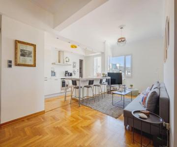 3 bdr Apt Incredible Acropolis View