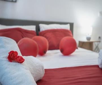 NEW Boutique Athens HEART Kypseli