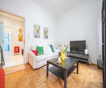 Spacious 3-Bedroom Apartment in Neos Kosmos by MRS