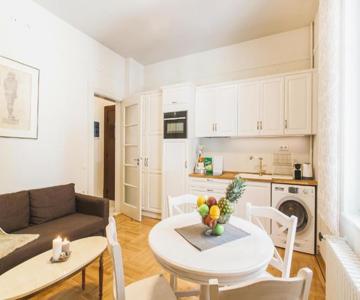 Restored Historic APT in Plaka,Under the Acropolis