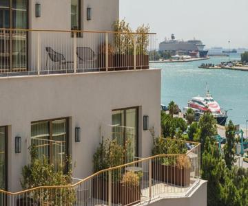 Mitsis N'U Piraeus Port