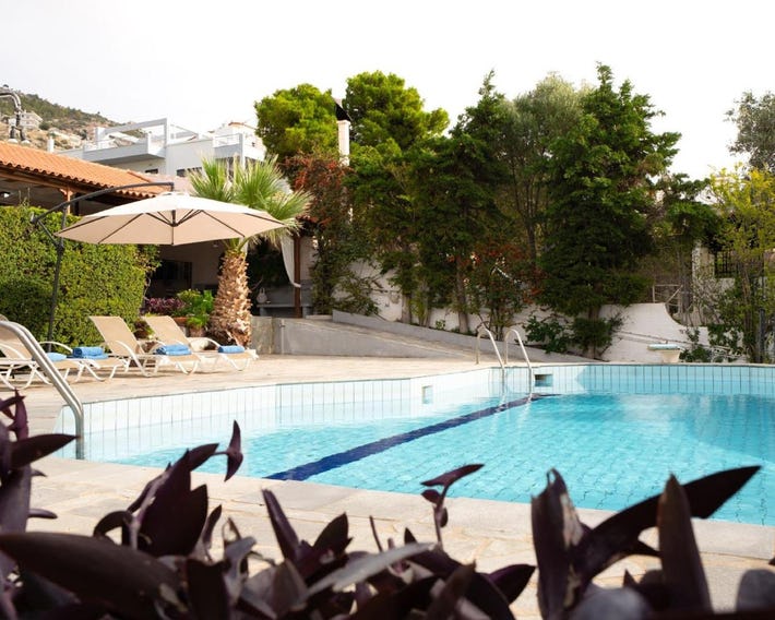 Villa Suites Lagonisi Luxury