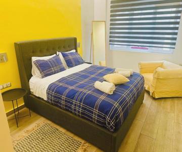 Royal Blue Grand Suite No 1