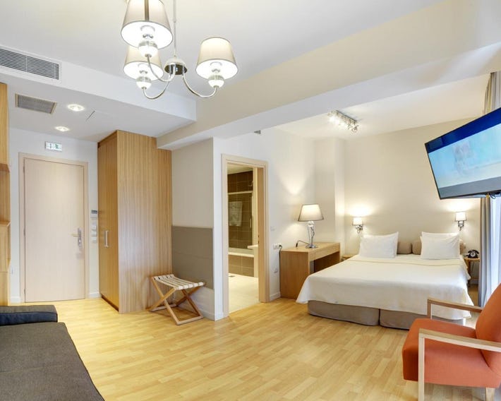 Phidias Piraeus Hotel