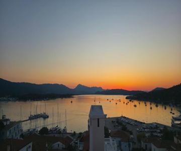 Poros sunset house