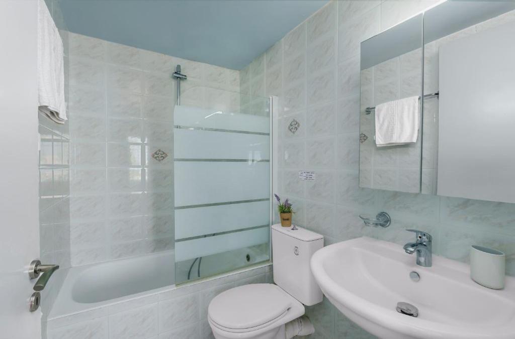 Nikos Apartments