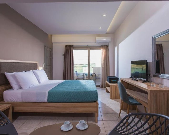 Thania Seaside Smotel - Adults Only