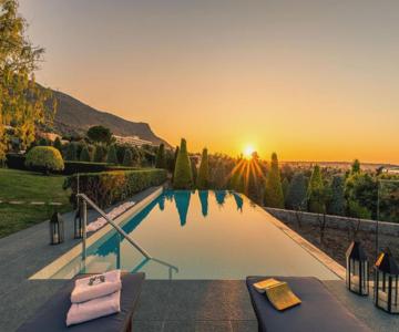 Luxury Villa Golden Crest with private pool