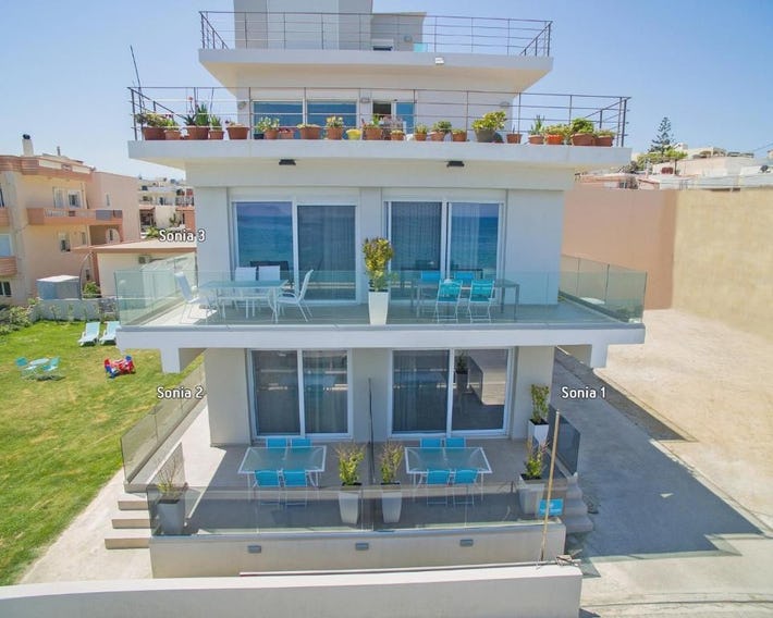 Sonja Beachfront Apartments