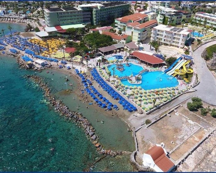 Eri Beach & Village