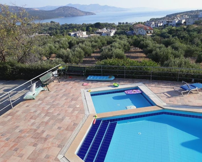 Stelios Apartments