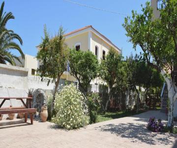 Central House with Quiet Garden