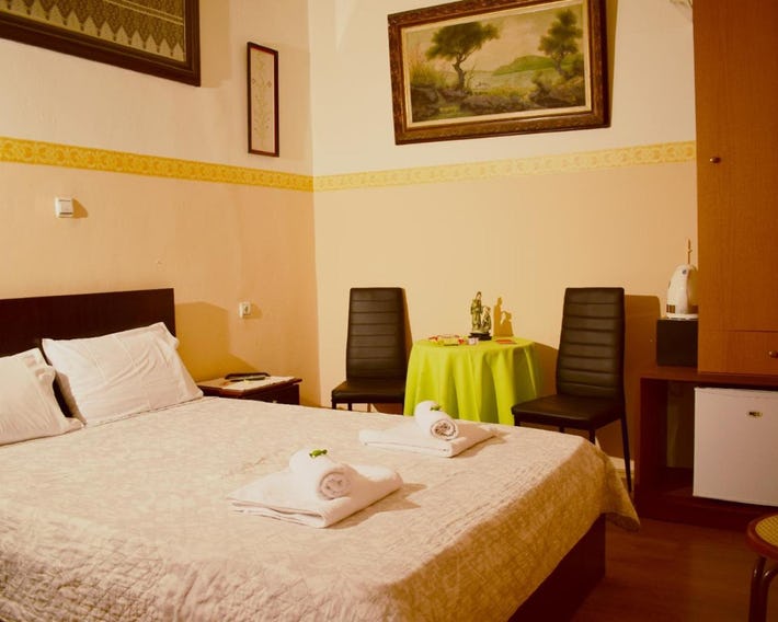 Stoa Rooms