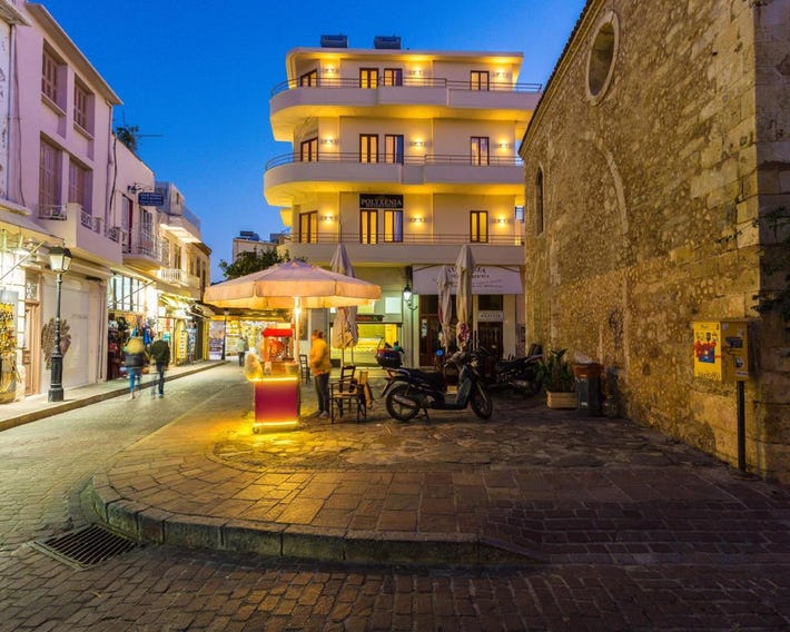 Polyxenia Suites